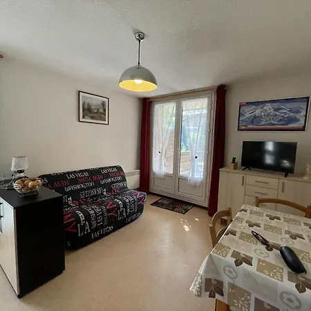 Coquet Avec Terrasse Au Lioran, Animaux Admis - Fr-1-787-119 * Laveissiere